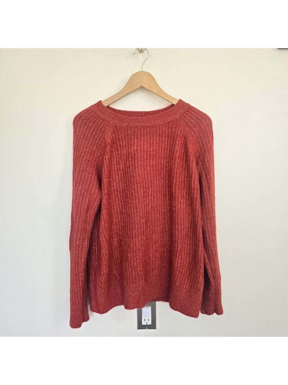 Vero Moda Women's Ribbed Knit Crewneck Sweater in Rust Size Small - Picture 2 of 7
